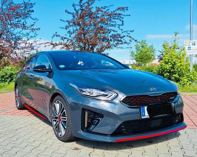 Grau Gebraucht 2021 Kia ProCeed GT Coupé | 24.000 € (Guter Preis) - Bild 1/4