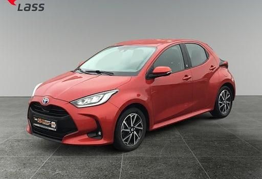 Gebraucht Toyota Yaris Hybrid Team 116 PS (85 kW) 2022 Rot Limousine