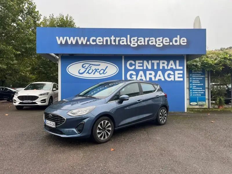 Chroma blau metallic Gebraucht 2024 Ford Fiesta Titanium Kleinwagen | 22.900 € (Etwas zu teuer) - Bild 1/4