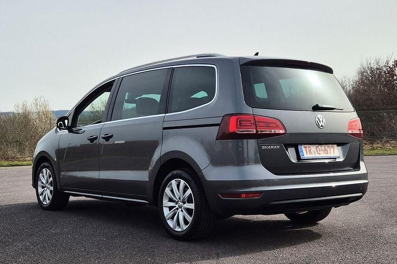 Gebraucht VW Sharan Highline 150 PS (110 kW) 2019 Grau Van / Kleinbus