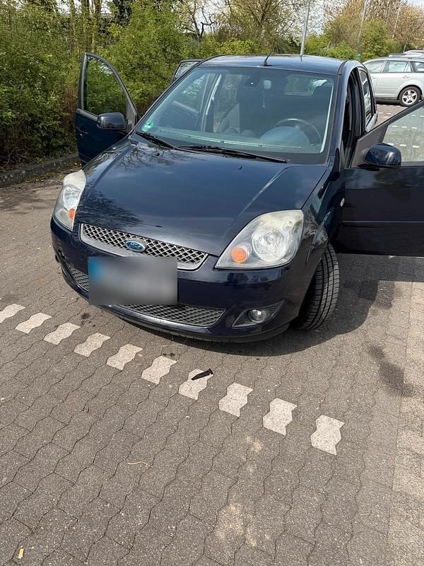 Gebraucht Ford Fiesta 68 PS (50 kW) 2007 Blau Kleinwagen