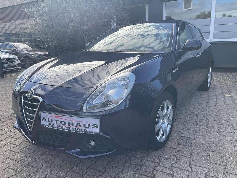 Blu profondo Gebraucht 2010 Alfa Romeo Giulietta Turismo Kleinwagen | 4.900 € (Guter Preis) - Bild 1/4