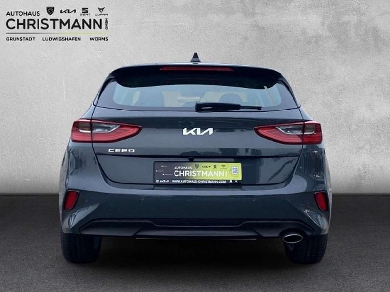 Gebraucht Kia Ceed Comfort 140 PS (102 kW) 2025 Dark penta metal m Kleinwagen