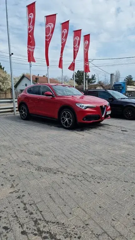 Gebraucht Alfa Romeo Stelvio Super 209 PS (153 kW) 2017 Rot SUV