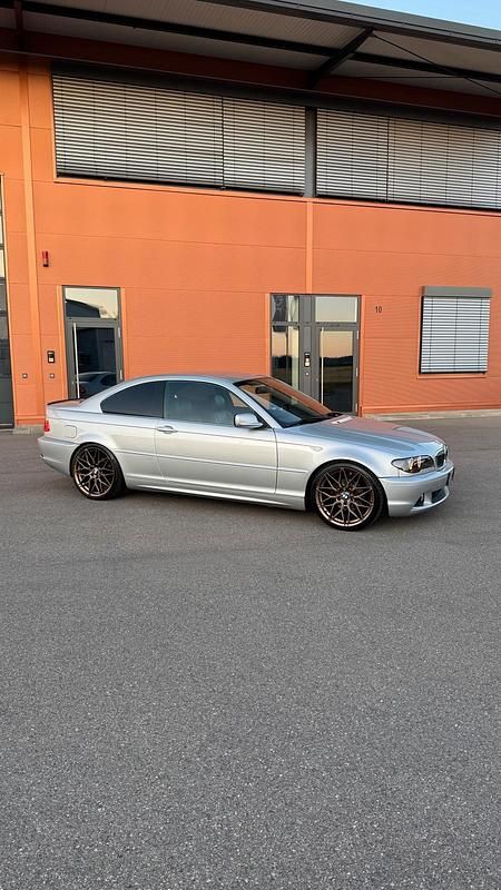 Silber Gebraucht 2006 BMW 320 Coupé | 4.600 € - Bild 1/4