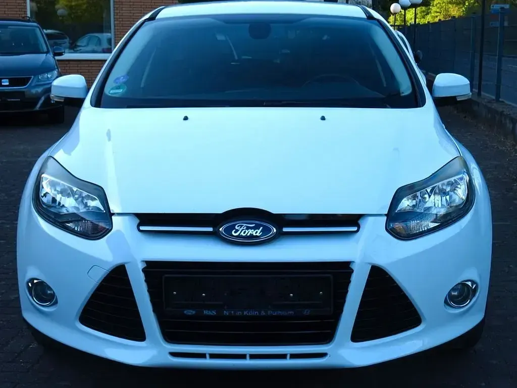 Second-hand Ford Focus Titanium 125 CP (91 kW) 2012 Alb Berlinǎ