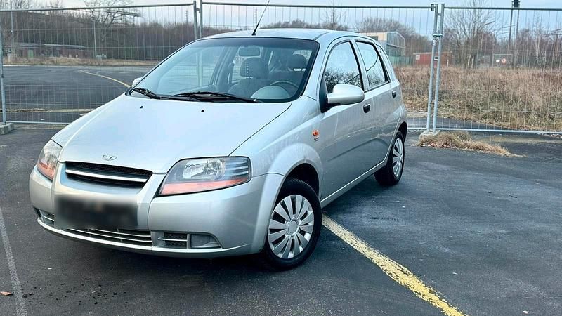 Gebraucht Chevrolet Kalos 94 PS (69 kW) 2004 Grau Limousine