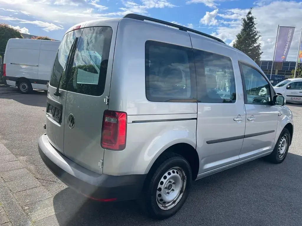 Gebraucht VW Caddy Trendline 102 PS (75 kW) 2020 Silber Van / Kleinbus