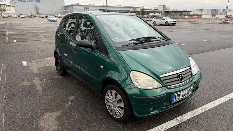 Grün Gebraucht 1999 Mercedes A140 Classic Van / Kleinbus | 1.100 € (Guter Preis) - Bild 1/4