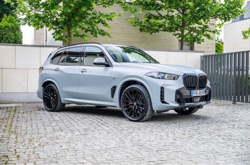 Grau Gebraucht 2023 BMW X5 Performance SUV | 82.999 € (Teuer) - Bild 1/4