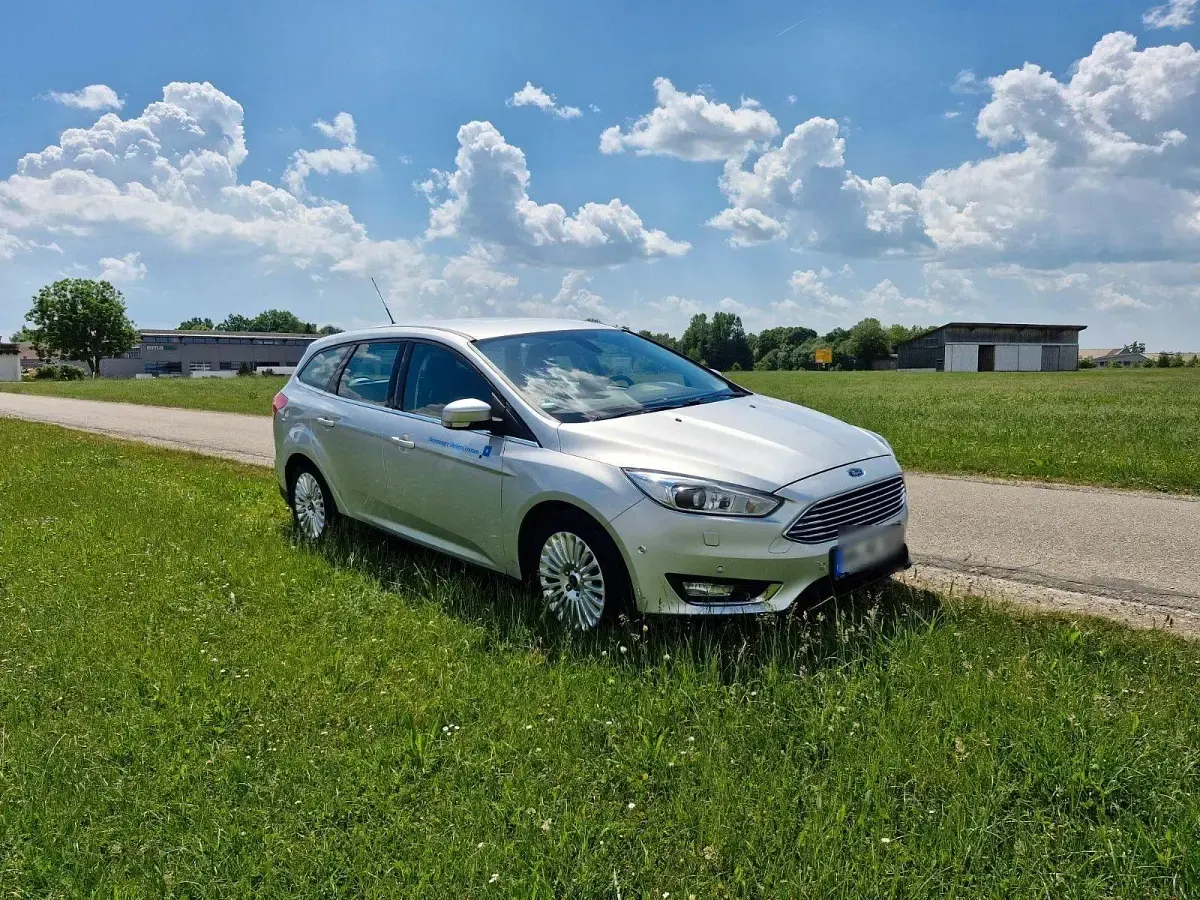 Gebraucht Ford Focus Titanium 120 PS (88 kW) 2015 Silber Kombi