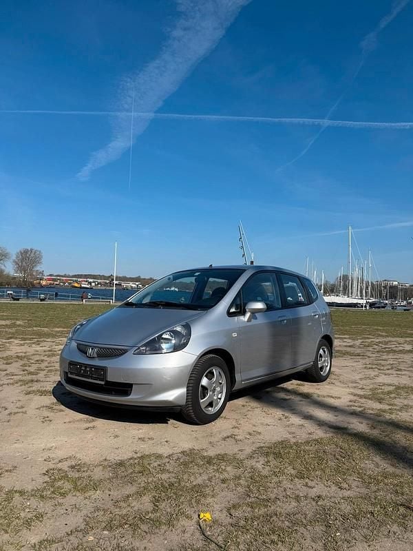 Silber Gebraucht 2007 Honda Jazz Kleinwagen | 3.000 € (Fairer Preis) - Bild 1/4
