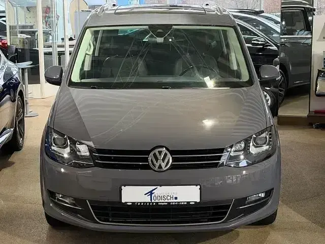 Gebraucht VW Sharan Highline 177 PS (130 kW) 2019 Grau Van / Kleinbus