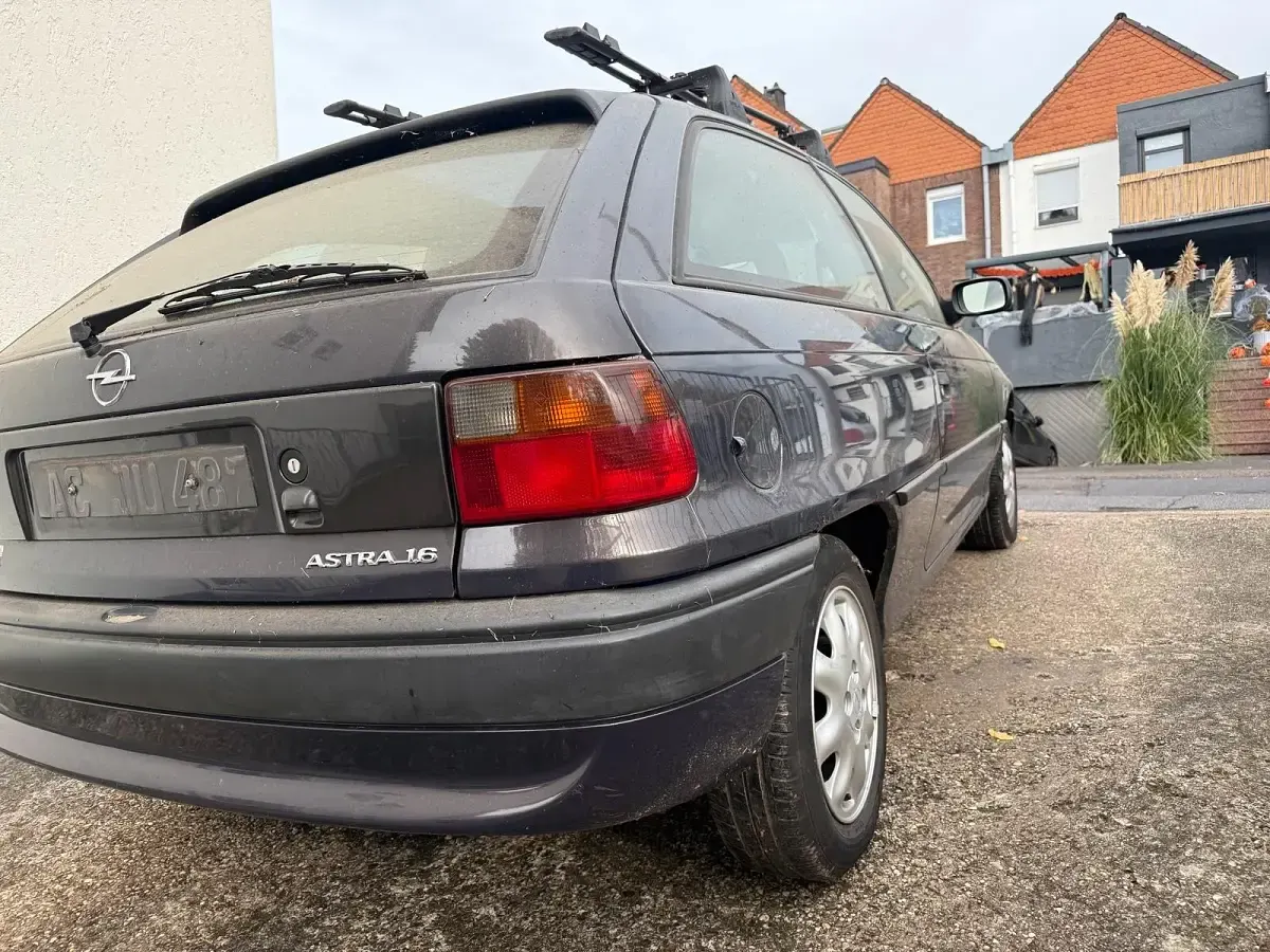 Gebraucht Opel Astra 75 PS (55 kW) 1996 Grau Coupé