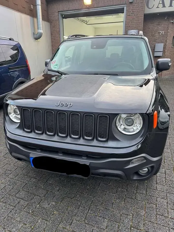 Gebraucht Jeep Renegade Trailhawk 170 PS (125 kW) 2016 Schwarz SUV