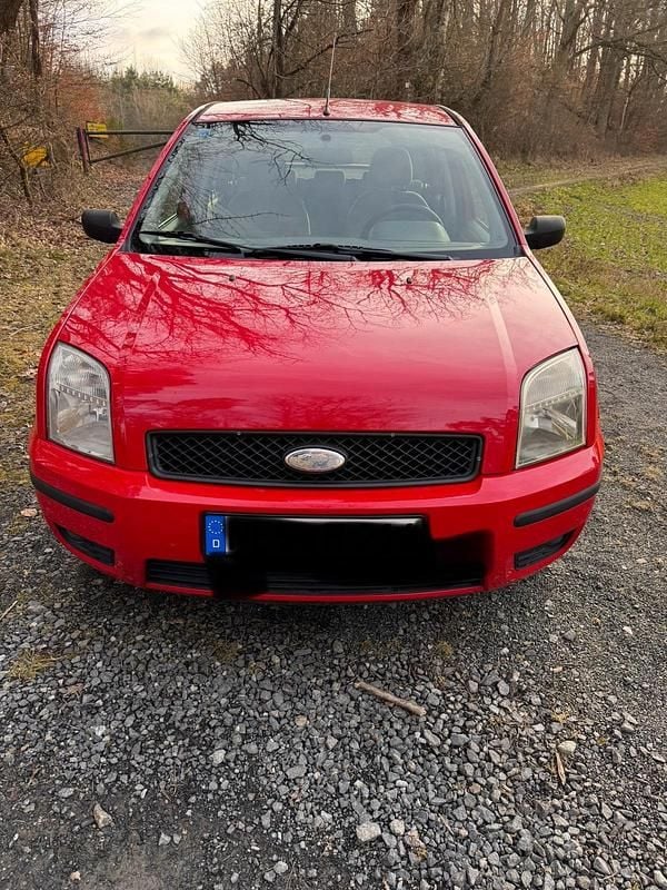 Rot Gebraucht 2003 Ford Fusion Limousine | 1.999 € (Fairer Preis) - Bild 1/4