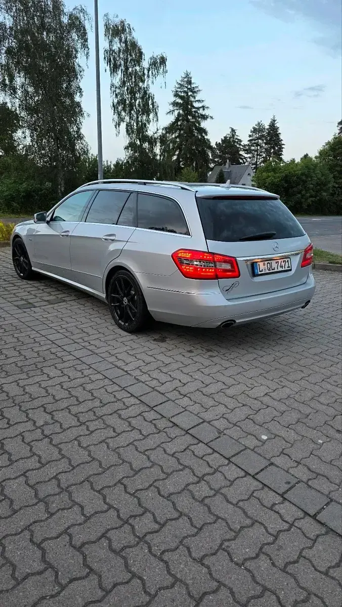 Gebraucht Mercedes E350 265 PS (194 kW) 2010 Silber Limousine