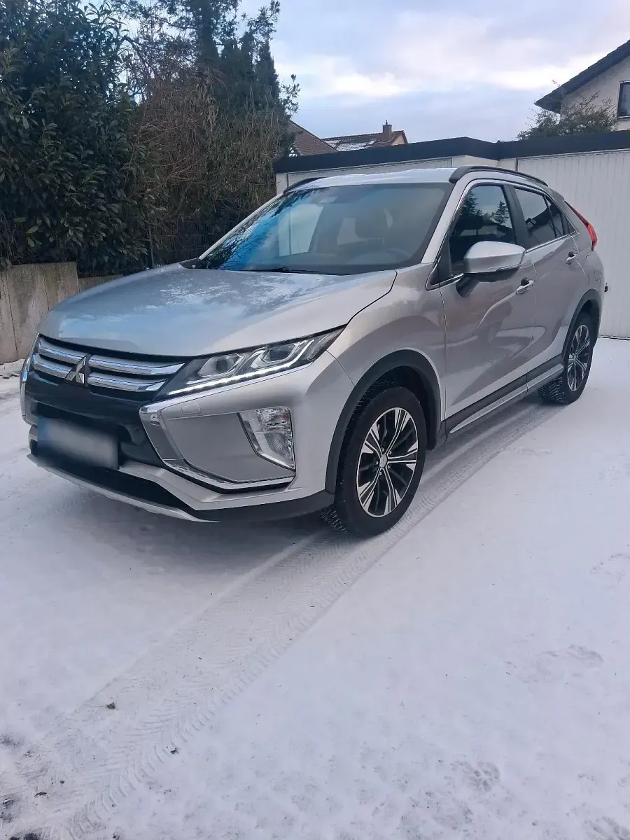 Gebraucht Mitsubishi Eclipse Cross 163 PS (119 kW) 2020 Silber SUV