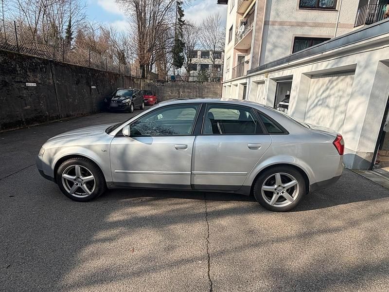 Gebraucht Audi A4 170 PS (125 kW) 2002 Grau Limousine