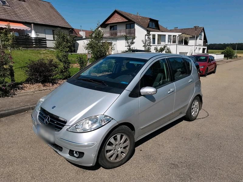 Silber Gebraucht 2006 Mercedes A170 Limousine | 2.100 € (Fairer Preis) - Bild 1/4