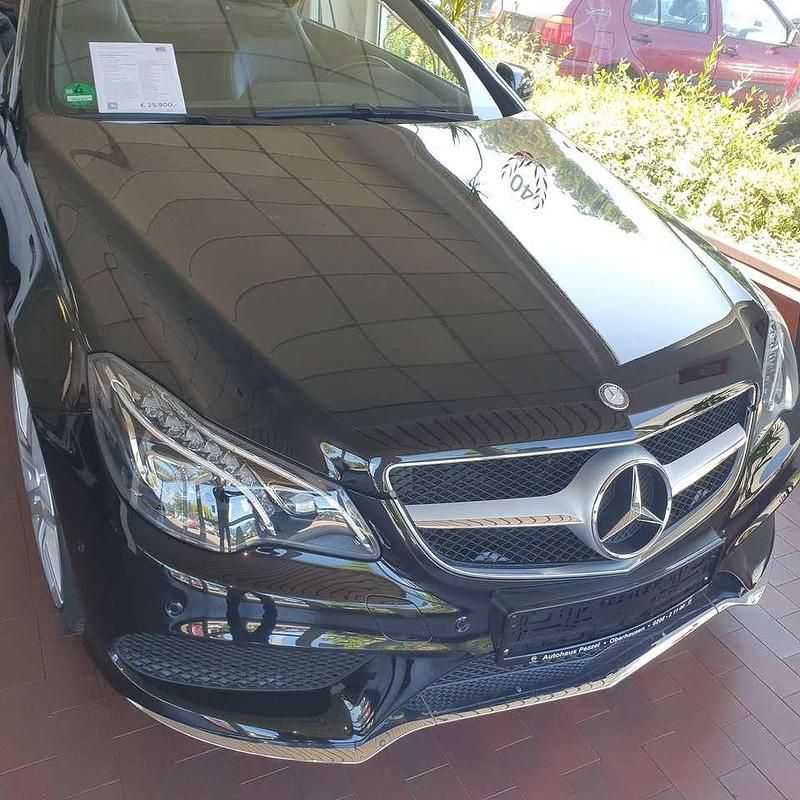 197 obsidianschwarz metallik Gebraucht 2013 Mercedes E200 Cabrio | 25.900 € - Bild 1/4