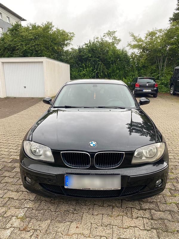 Schwarz Gebraucht 2006 BMW 118 Kleinwagen | 2.600 € (Teuer) - Bild 1/4