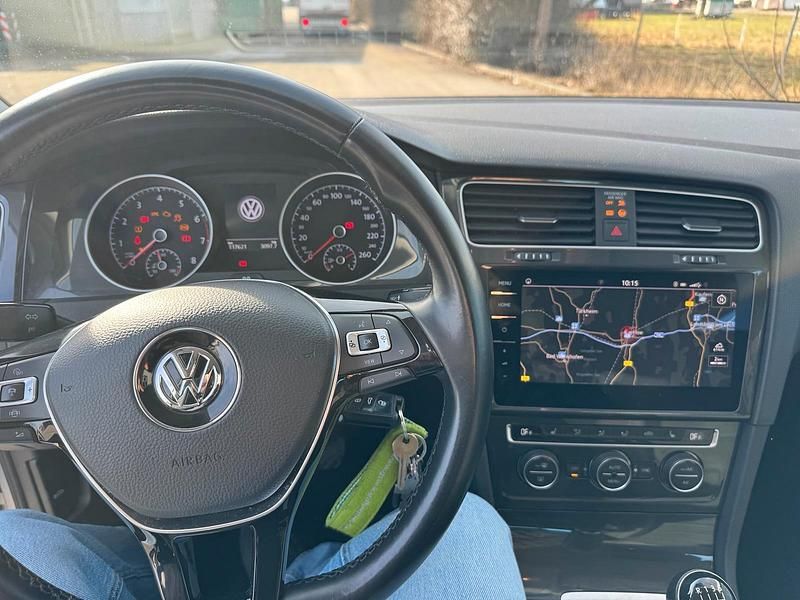 Gebraucht VW Golf VII Comfortline 116 PS (85 kW) 2019 Silber Kleinwagen