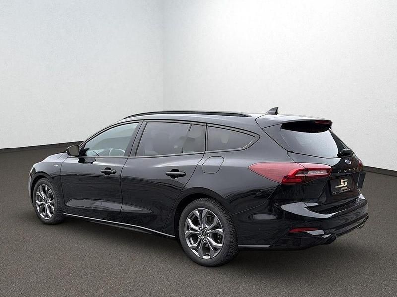 Gebraucht Ford Focus ST-Line 116 PS (85 kW) 2023 Schwarz Limousine