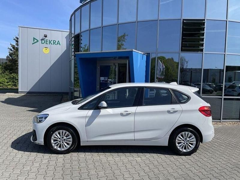 Gebraucht BMW 218 Active Tourer Advantage 140 PS (102 kW) 2020 Weiß Van / Kleinbus
