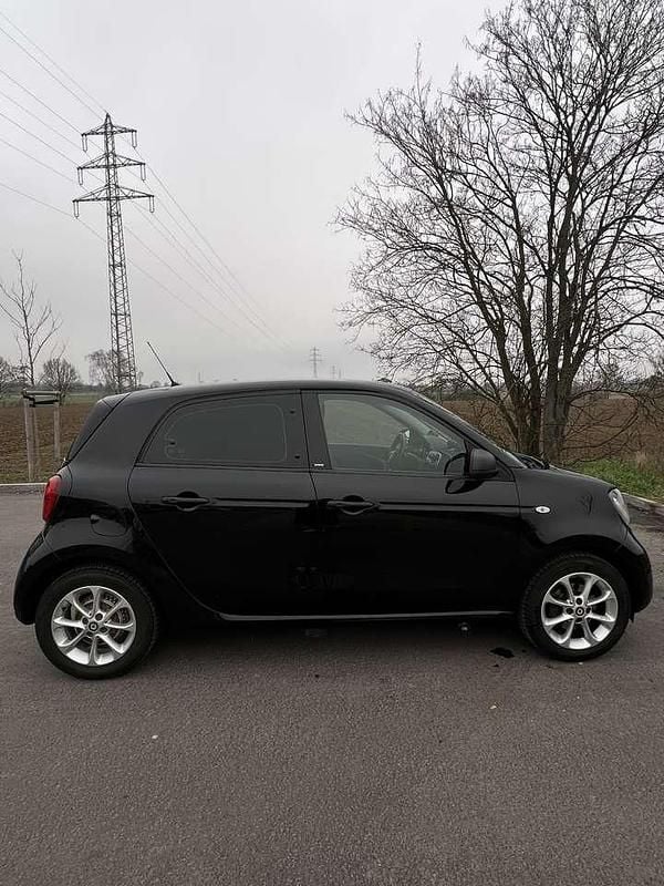 Gebraucht Smart ForFour Basis 71 PS (52 kW) 2017 Schwarz Kleinwagen