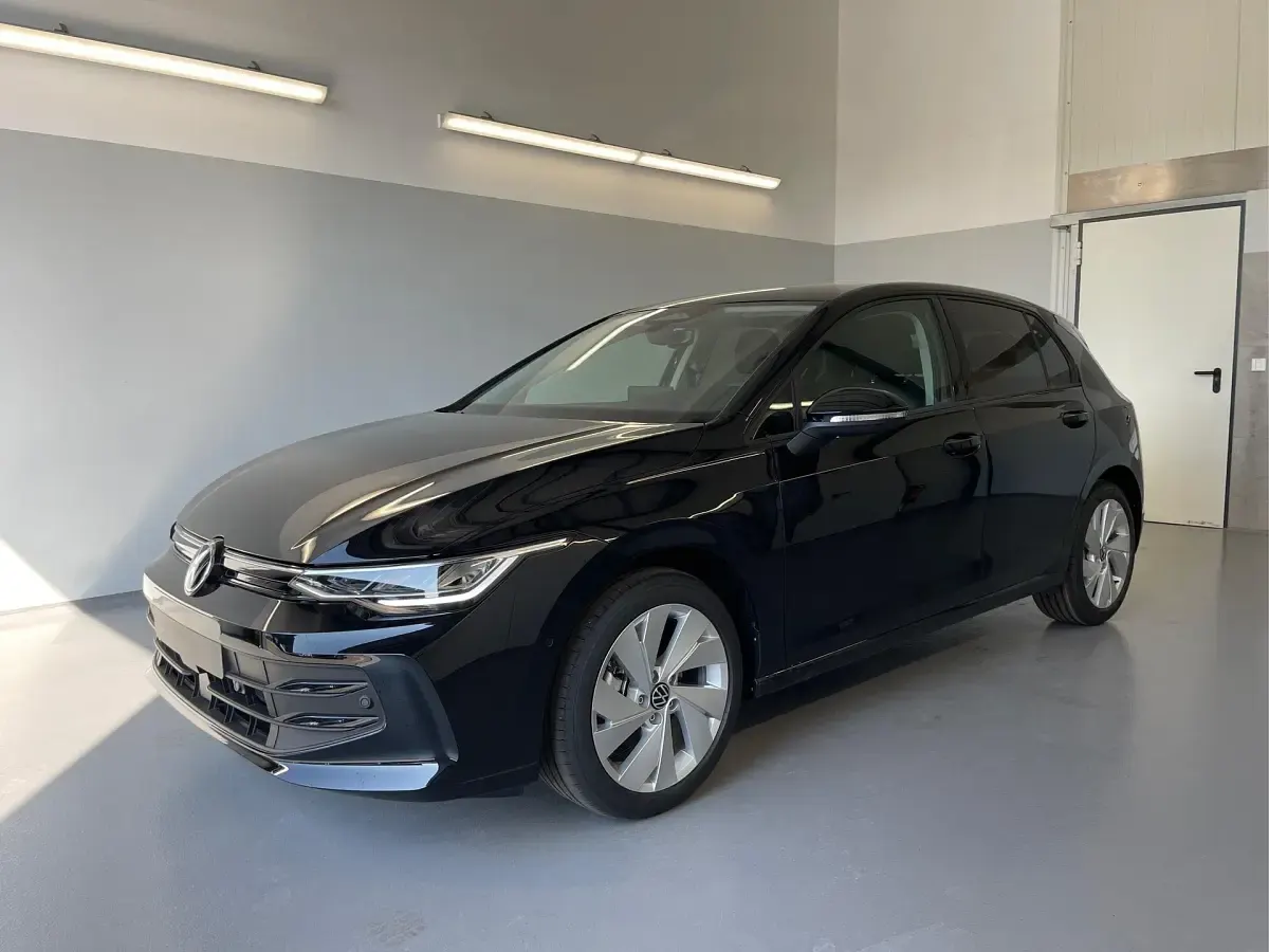 Gebraucht VW Golf VIII Life 150 PS (110 kW) 2026 Limousine