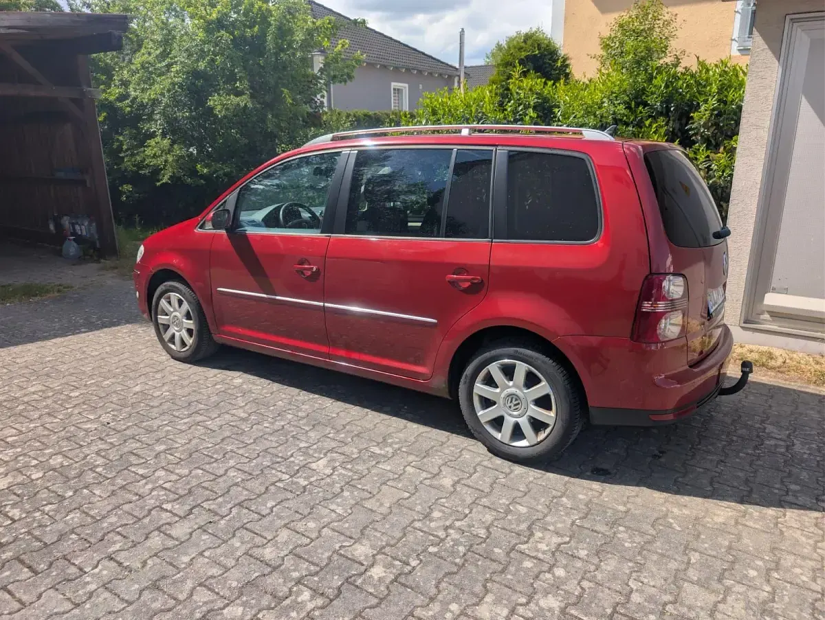 Używany VW Touran 140 KM (102 kW) 2007 Czerwony Minivan
