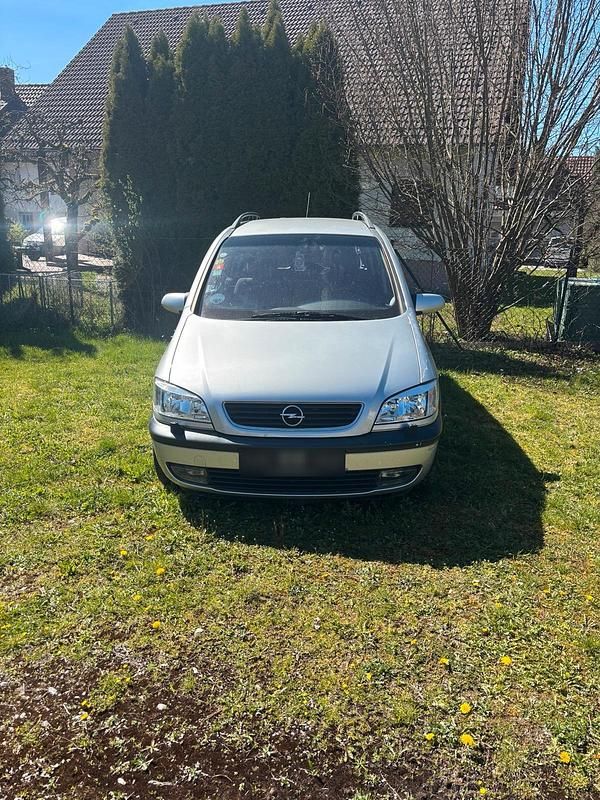 Gebraucht Opel Zafira 115 PS (84 kW) 2000 Silber Van / Kleinbus