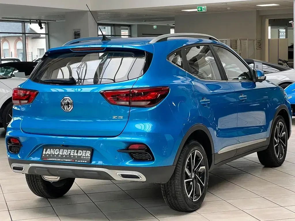 Gebraucht MG ZS Luxury 111 PS (81 kW) 2024 Como blue SUV