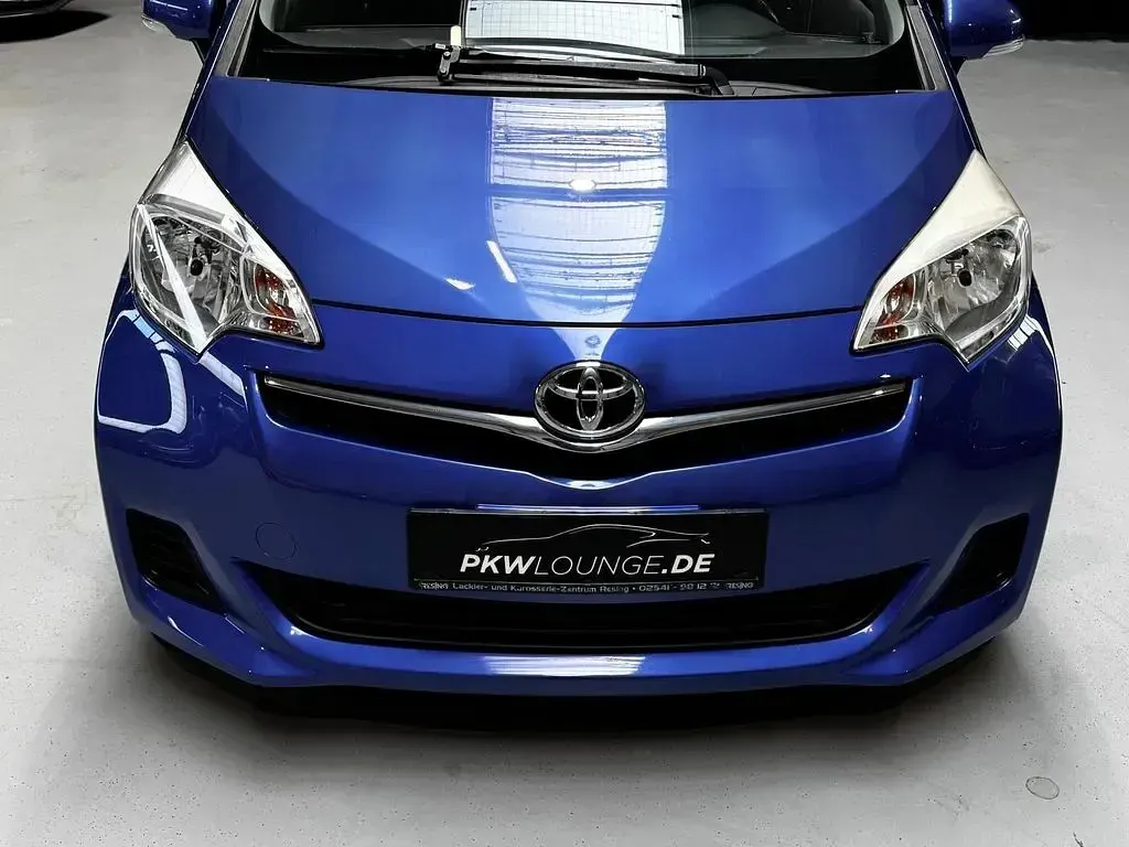 Gebraucht Toyota Verso-S Life 99 PS (72 kW) 2014 Blau Van / Kleinbus