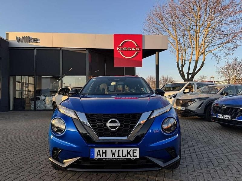 Neu Nissan Juke 360º 114 PS (83 kW) 2025 Blau (magnetic blue / black) SUV