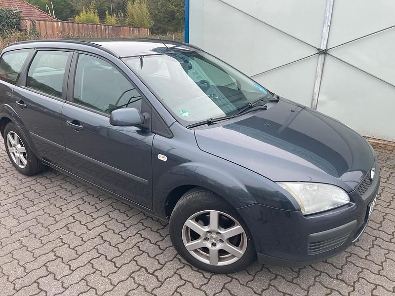 Usata Ford Focus 125 CV (91 kW) 2007 Grigio Station wagon
