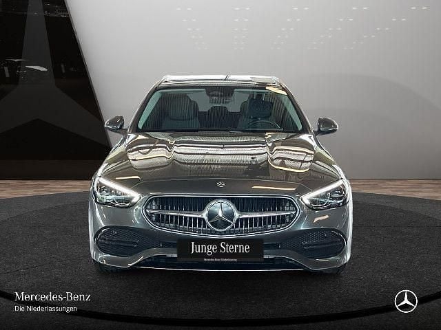 Grau Gebraucht 2024 Mercedes C180 Advanced Limousine | 33.890 € (Superpreis) - Bild 1/4