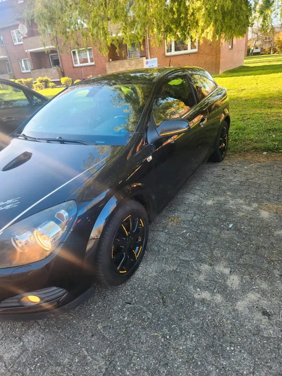 Gebraucht Opel Astra 90 PS (66 kW) 2009 Schwarz Kombi