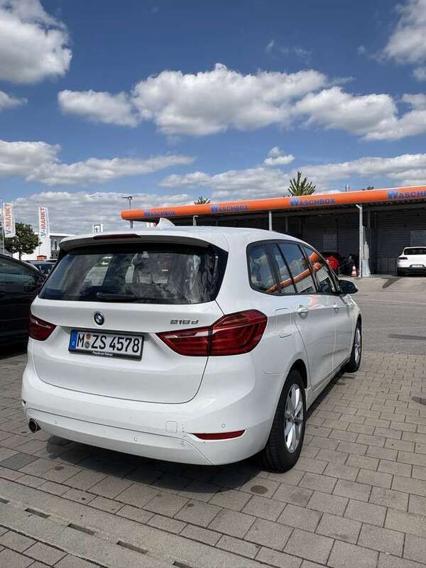 Gebraucht 2016 BMW 216 Gran Tourer Van / Kleinbus | 10.000 € (Fairer Preis) - Bild 1/4