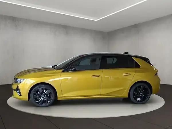 Gebraucht Opel Astra 131 PS (96 kW) 2023 Kult gelb (metallic) Limousine