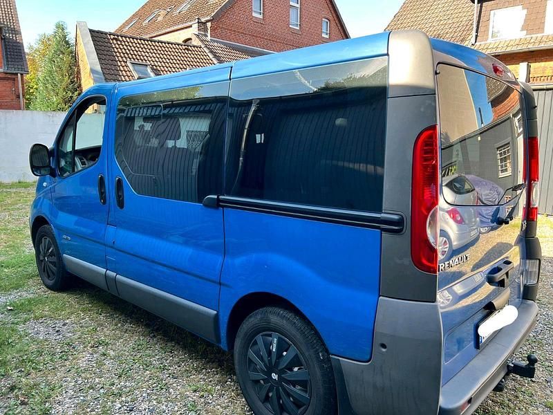 Gebraucht Renault Trafic 116 PS (85 kW) 2007 Blau Van / Kleinbus