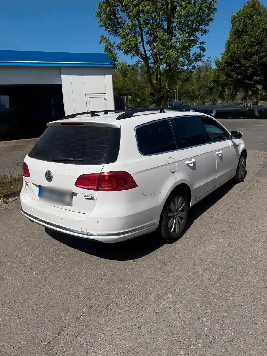 Usata VW Passat 140 CV (102 kW) 2013 Bianco Station wagon
