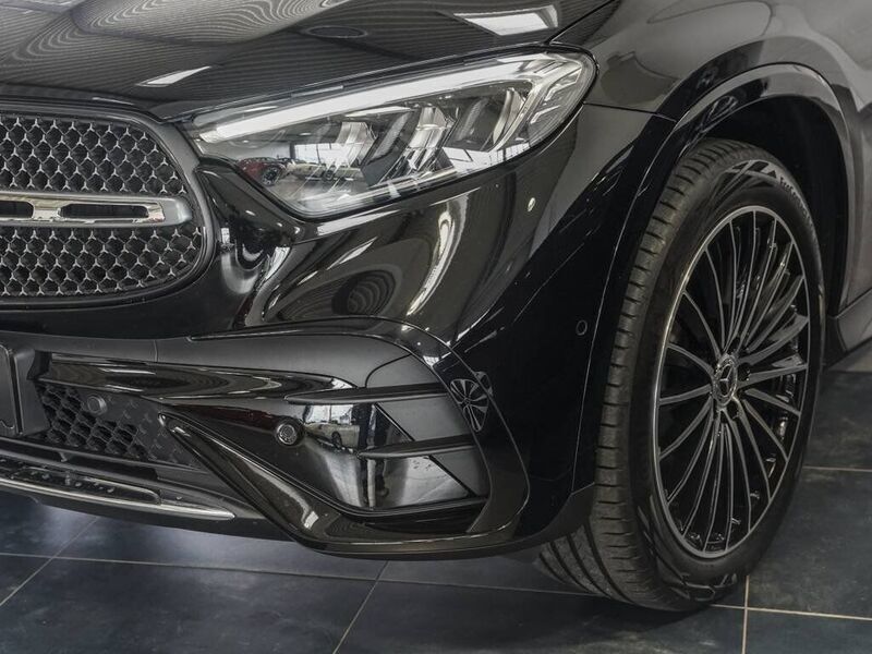 Gebraucht Mercedes GLC300 AMG line 269 PS (197 kW) 2024 Schwarz SUV