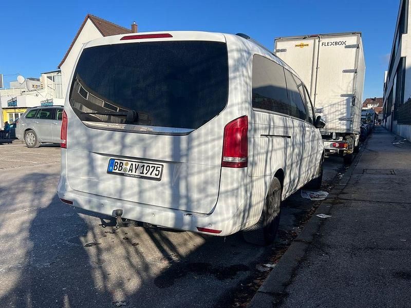 Gebraucht Mercedes V250 190 PS (139 kW) 2015 Bergkristallweiß metallic Van / Kleinbus