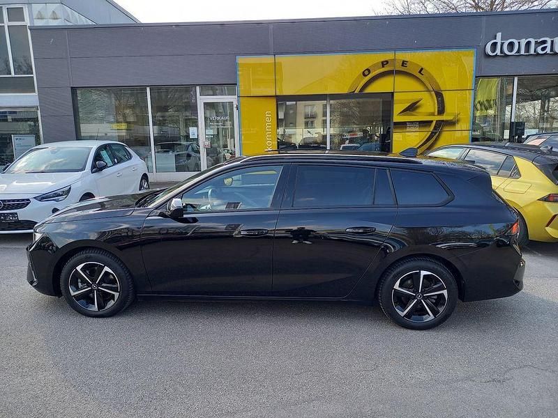 Second-hand Opel Astra 131 CP (96 kW) 2024 Negru Break