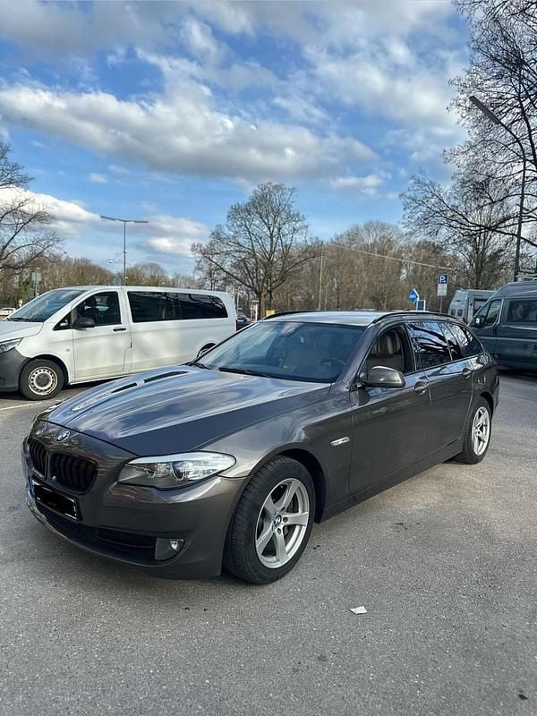 Gebraucht BMW 525 218 PS (160 kW) 2012 Braun Kombi