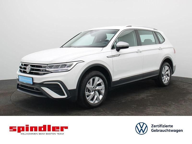 Pure white Gebraucht 2024 VW Tiguan Allspace Life SUV | 36.980 € (Superpreis) - Bild 1/3