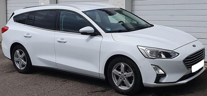 Weiß Gebraucht 2019 Ford Focus Cool & Connect Kombi | 9.500 € (Guter Preis) - Bild 1/4