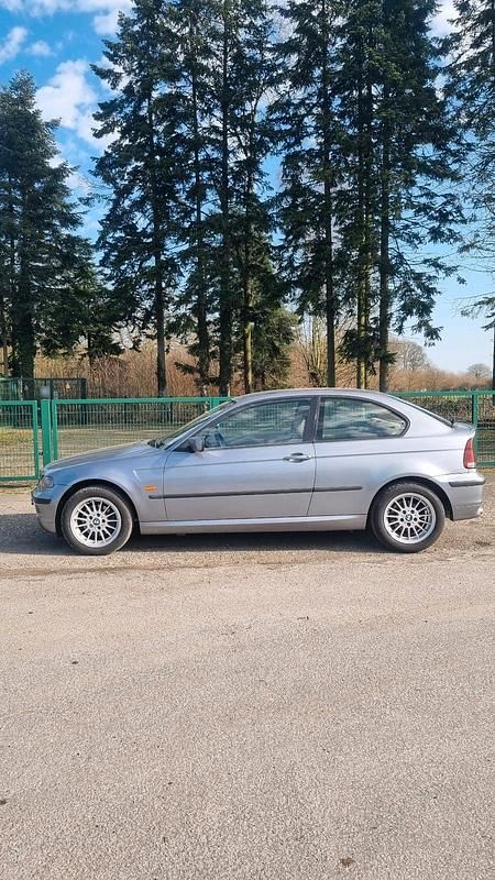 Gebraucht BMW 316 115 PS (84 kW) 2004 Grau Coupé